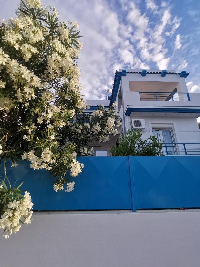 Sicci Villa Near The Airport & Sea Atina Dış mekan fotoğraf